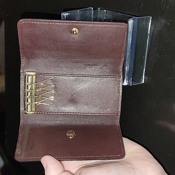 Louis Vuitton Vernis 4-Key Holder Deep Burgundy - Picture 3 of 5
